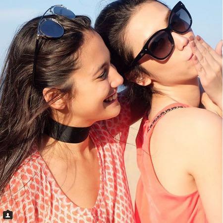 9 Momen kebersamaan Pevita Pearce & Velove Vexia, idola kaum adam nih!