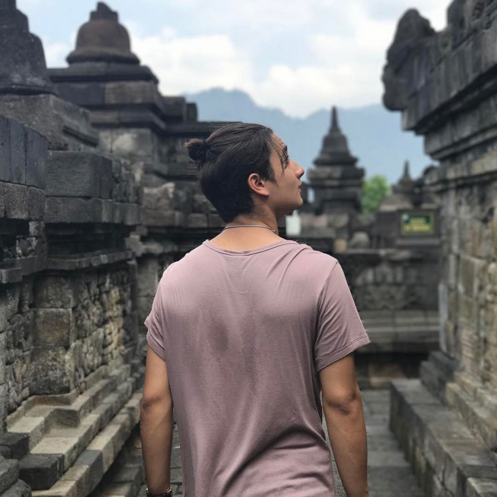 10 Gaya Bryan Domani, eks Super7 yang main di Siapa Takut Jatuh Cinta