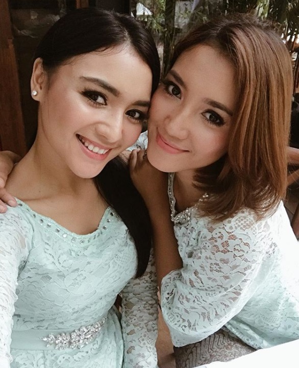 Potret cantiknya 7 bridesmaids saat lamaran Raditya Dika-Annissa