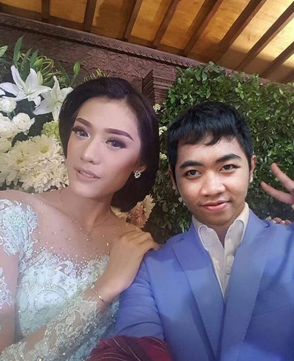 10 Foto editan lamaran Raditya Dika ini bikin tertawamu pecah