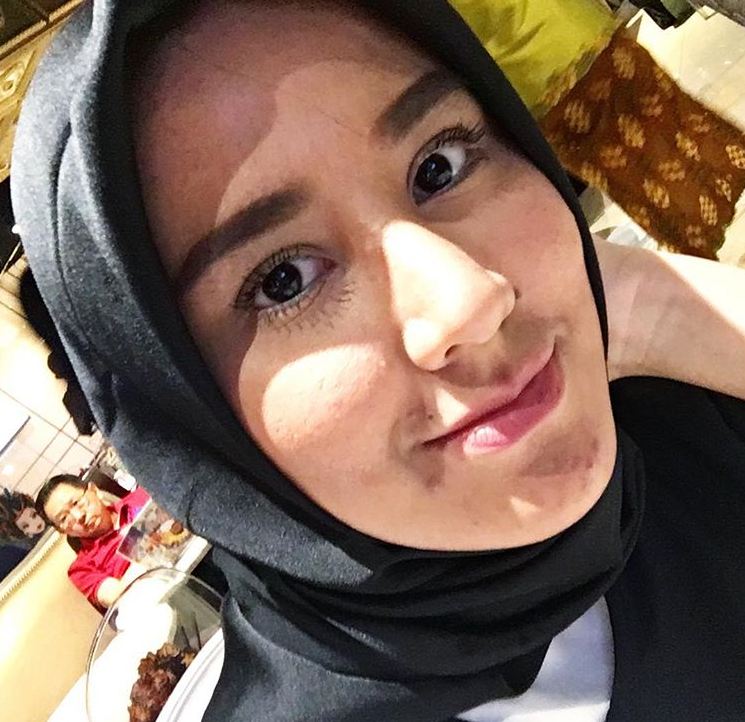 10 Foto transformasi Selena Alesandra, makin cantik mengenakan hijab