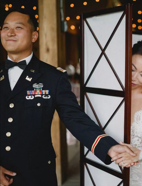 14 Foto angle perfect pasangan pengantin bikin kagum sekaligus baper