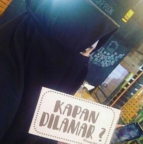 10 Meme kocak 'ayo nikahin' ini bikin tersenyum kecut