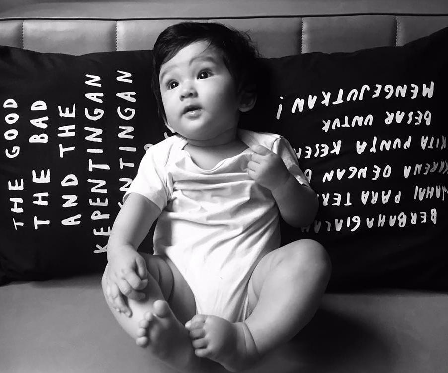 Dibilang mirip boneka, ini 10 foto imutnya Salma anak Rio Dewanto