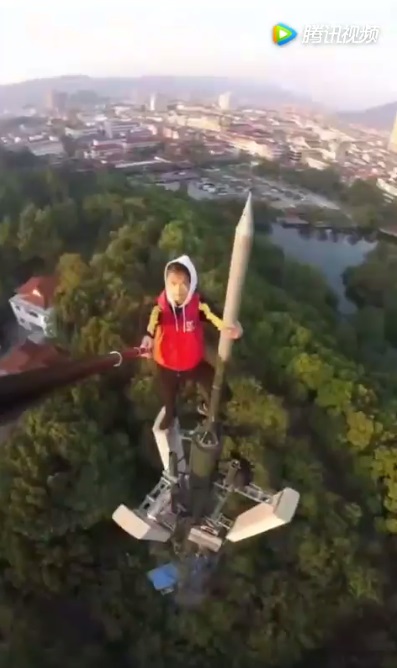 Sebelum meninggal, ini 5 selfie ekstrem yang pernah dilakukan Yongning