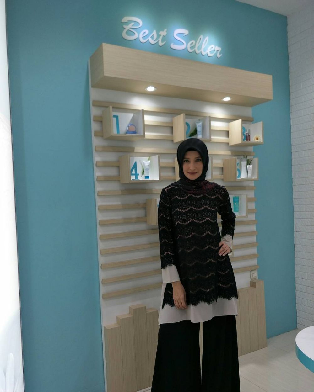 Rayakan ultah ke-42, 10 foto bukti Inneke Koesherawati masih bak ABG