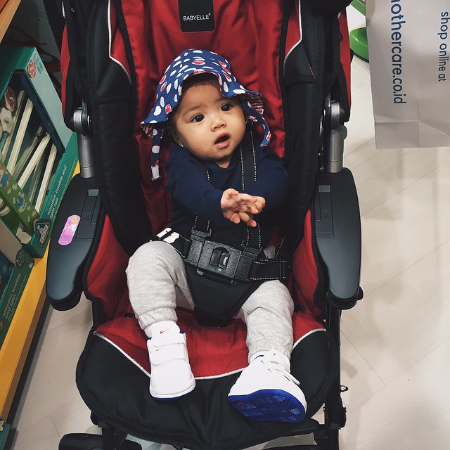 Beda gaya 10 anak selebriti hits, fashionable sejak kecil