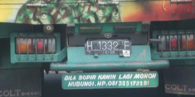 5 Tulisan kocak di truk ini bikin si sopir nggak berani lirik cewek