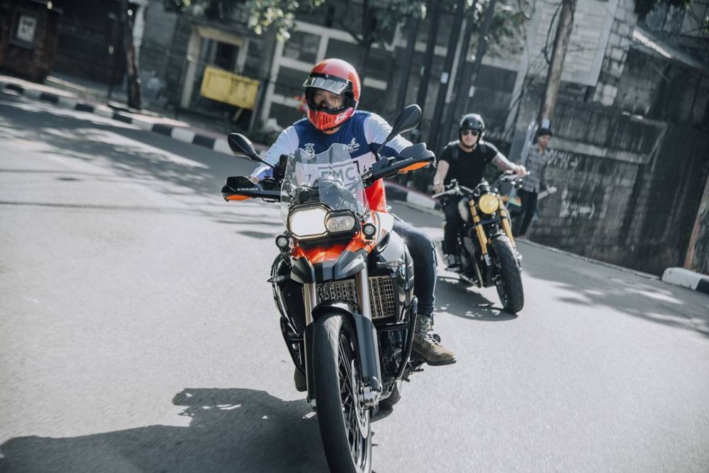 7 Komedian Tanah Air ini koleksi motor gede, ada yang punya empat