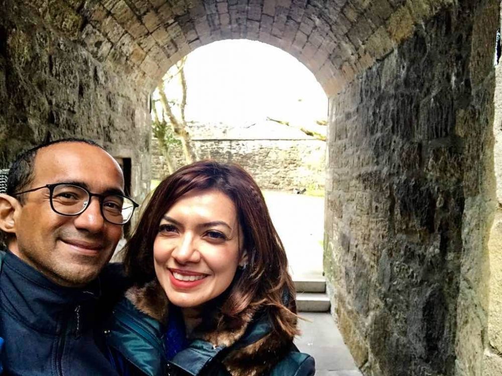 9 Foto kehangatan Najwa Shihab dan suami yang jarang diketahui publik
