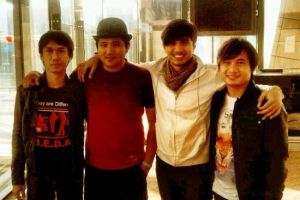 10 Penampilan sederhana personel Sheila On 7 yang layak ditiru