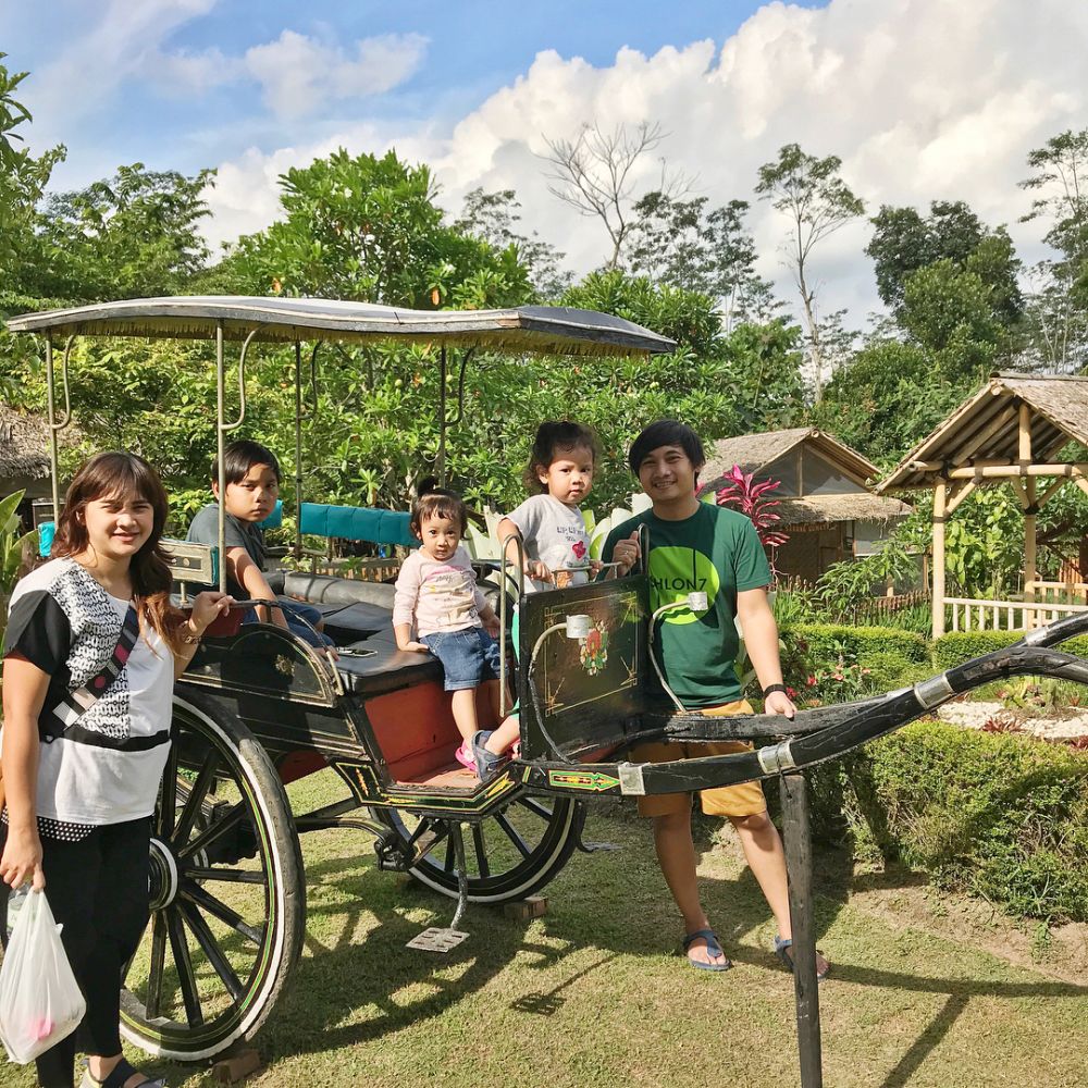 10 Penampilan sederhana personel Sheila On 7 yang layak ditiru