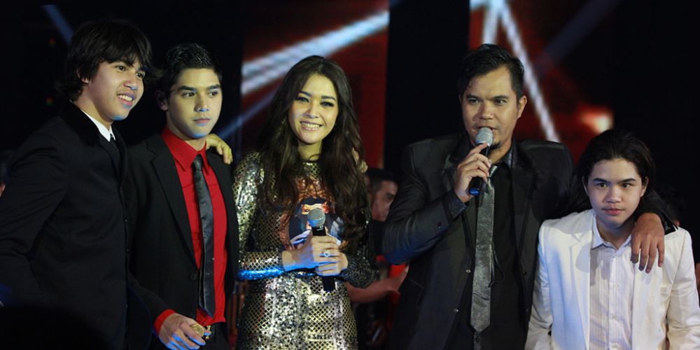 Pernah seteru usai cerai, ini 7 momen kompak Dhani dan Maia demi anak