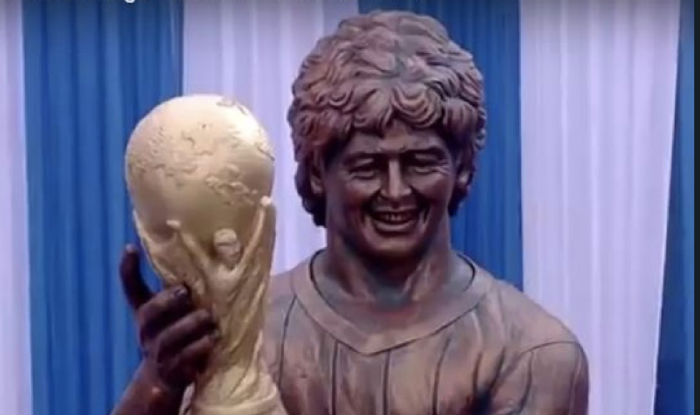 4 Patung pesepak bola yang fail, terbaru wajah Maradona