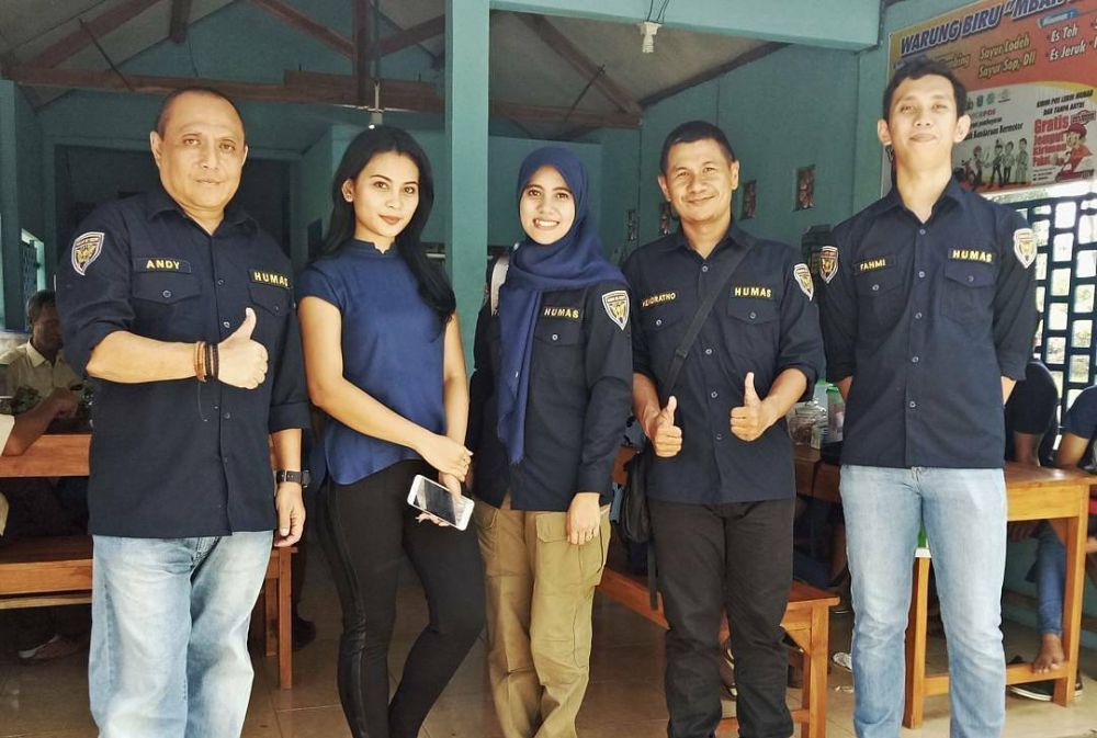10 Foto Andita, artis Tukang Ojek Pengkolan yang kini jualan kopi