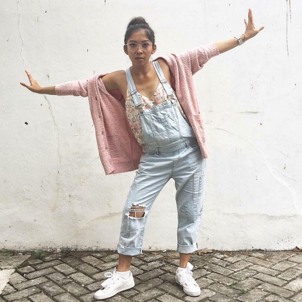 6 Gaya kocak Puti Chitara saat hamil, anti-jaim dan tetap energik