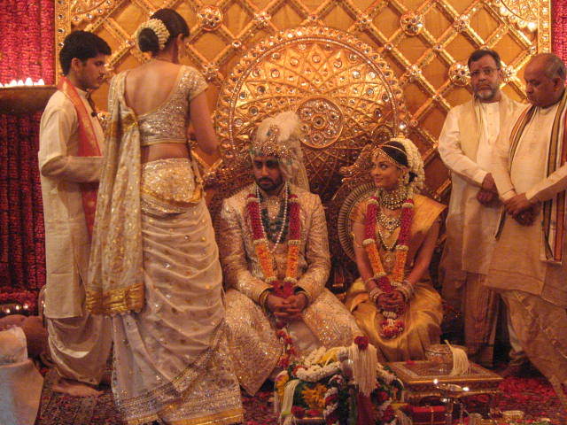 Penampilan 5 seleb Bollywood dengan gaun pengantin, elegan dan menawan
