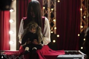 5 Momen ngeri Riana tenteng boneka lusuhnya, bulu kuduk jadi merinding