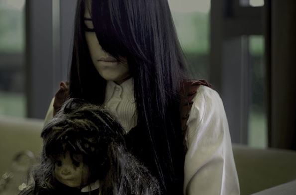 5 Momen ngeri Riana tenteng boneka lusuhnya, bulu kuduk jadi merinding