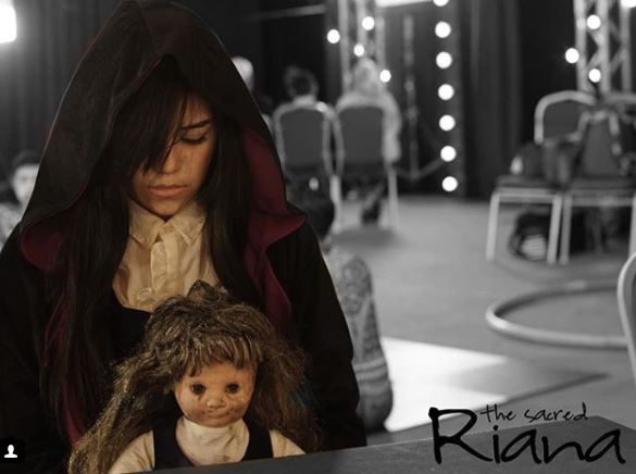 5 Momen ngeri Riana tenteng boneka lusuhnya, bulu kuduk jadi merinding