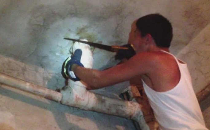 Tega, ibu ini buang bayinya di saluran pipa toilet