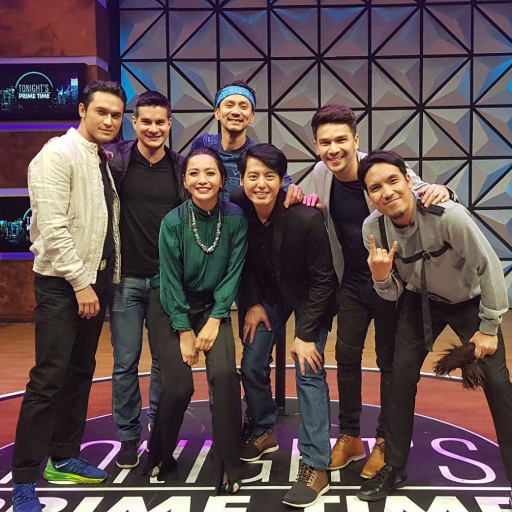 7 Potret reuni pemain Siapa Takut Jatuh Cinta, gantengnya nggak luntur