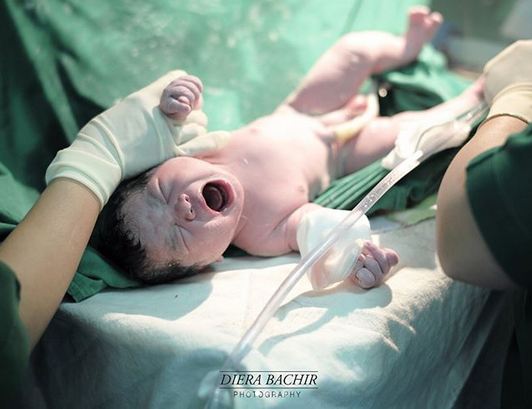 10 Foto anak ketiga Oki Setiana, cerita kelahirannya begitu menyentuh