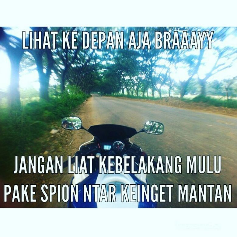 10 Meme di balik spion ini bikin senyum-senyum sendiri, kamu pernah? 
