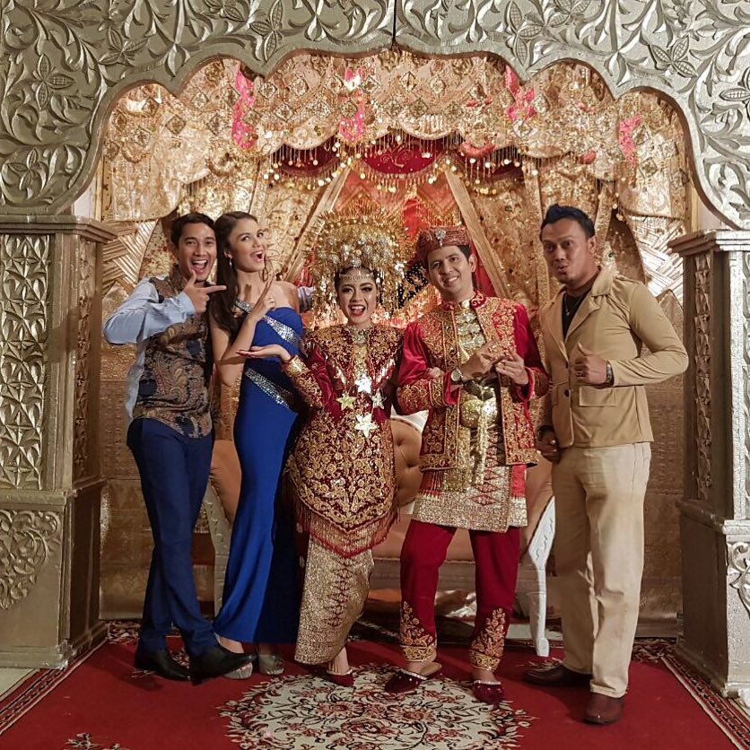 10 Momen kebersamaan Nadya Almira & suami sebelum konflik rumah tangga