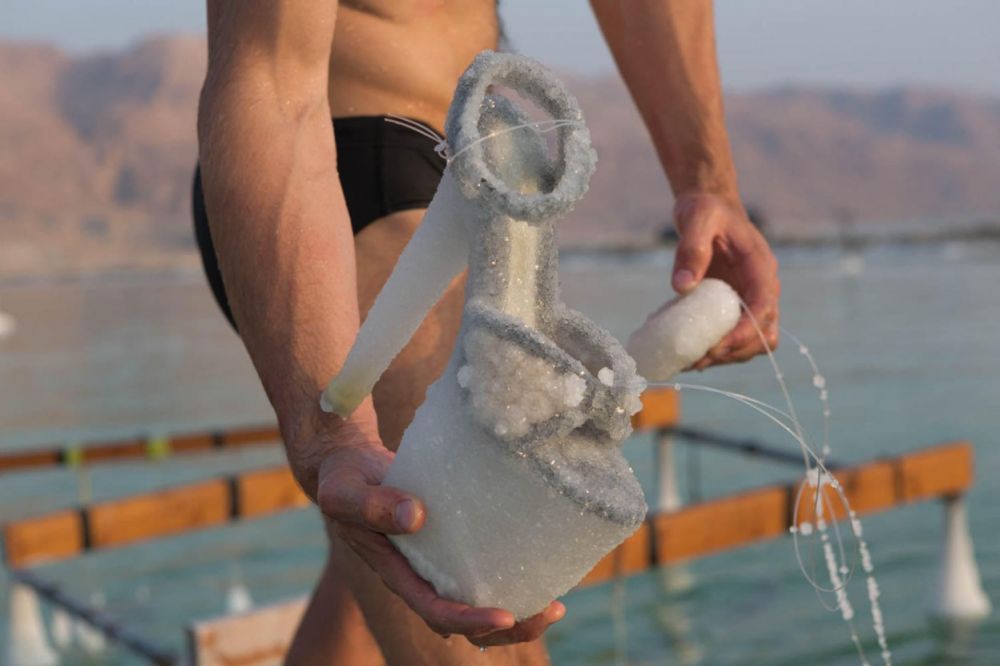 6 Benda ini direndam bertahun-tahun di Laut Mati, hasilnya bikin kaget