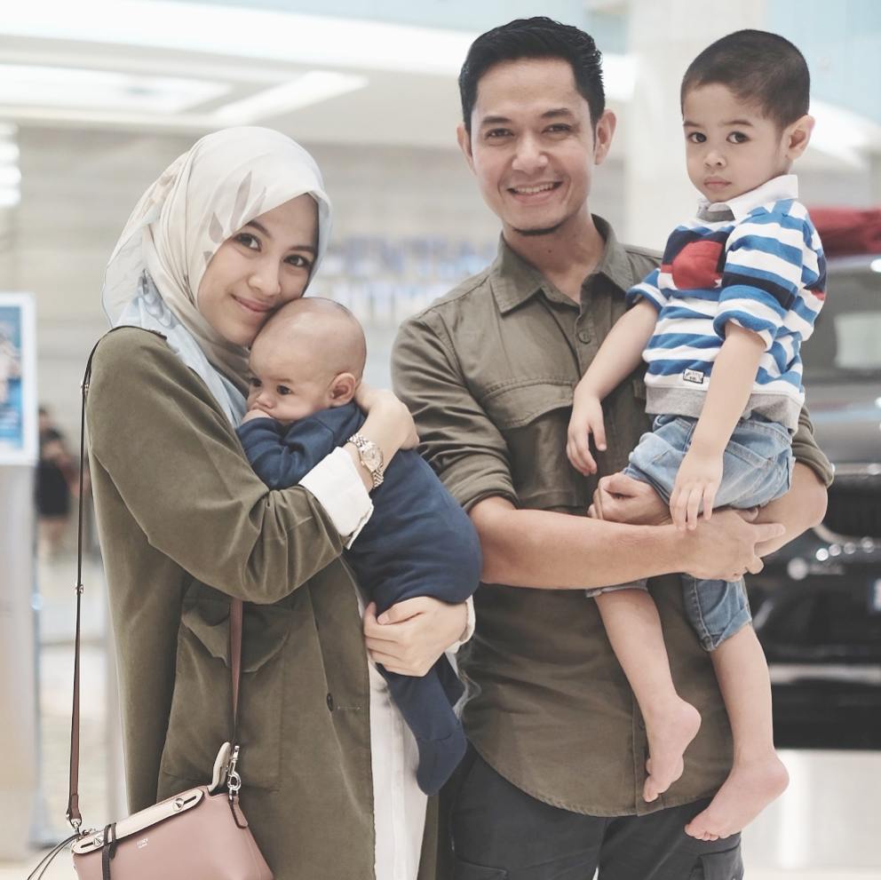 Biduk rumah tangga 6 seleb muda ini jauh dari kabar miring, harmonis