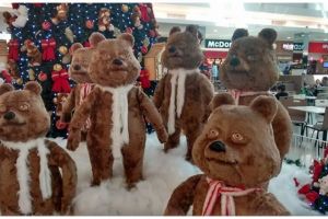 15 Pernak-pernik penyambutan Natal nyeleneh ini bikin tepuk jidat