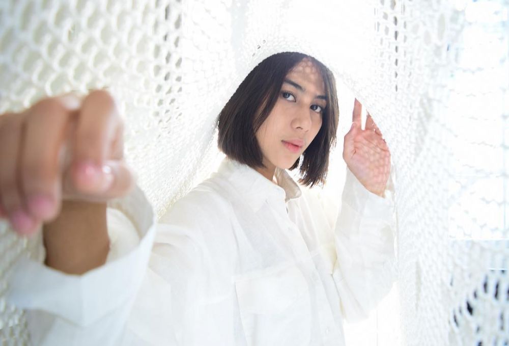 10 Pesona Adinda Thomas, pesinetron cantik yang hobi mendaki gunung