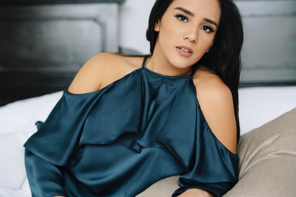 10 Seleb cantik Tanah Air ini bergaya glamor sejak usia belasan tahun