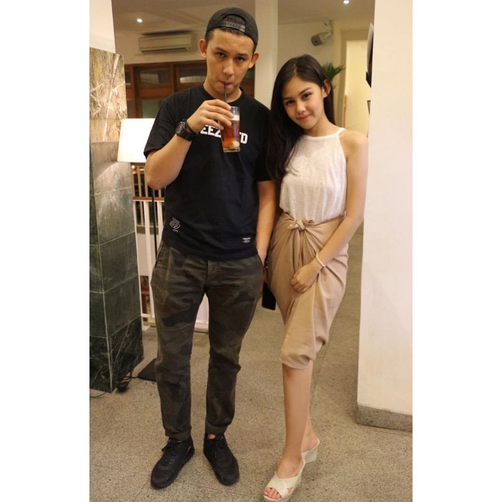 5 Seleb ganteng sayang adik ini layak digelari kakak idaman