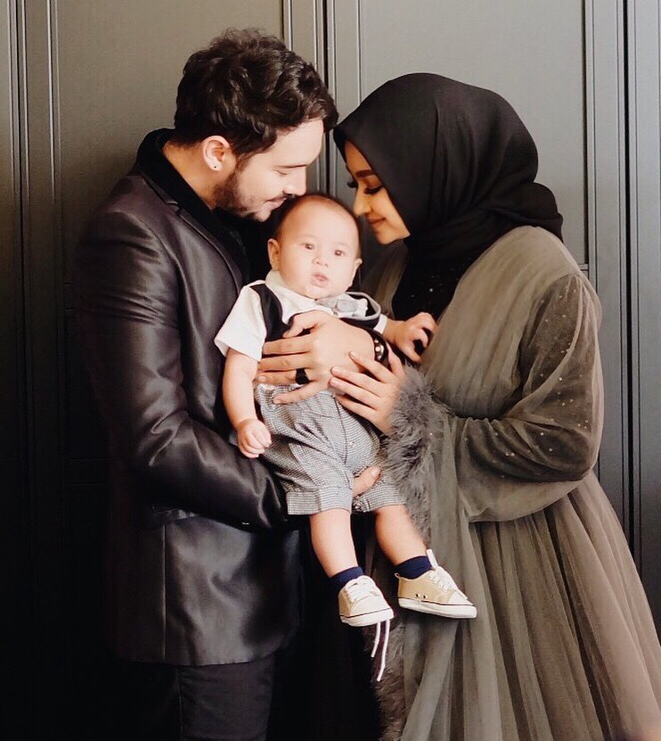 Dikaruniai anak, 10 pasangan seleb ini jadi orangtua baru tahun 2017