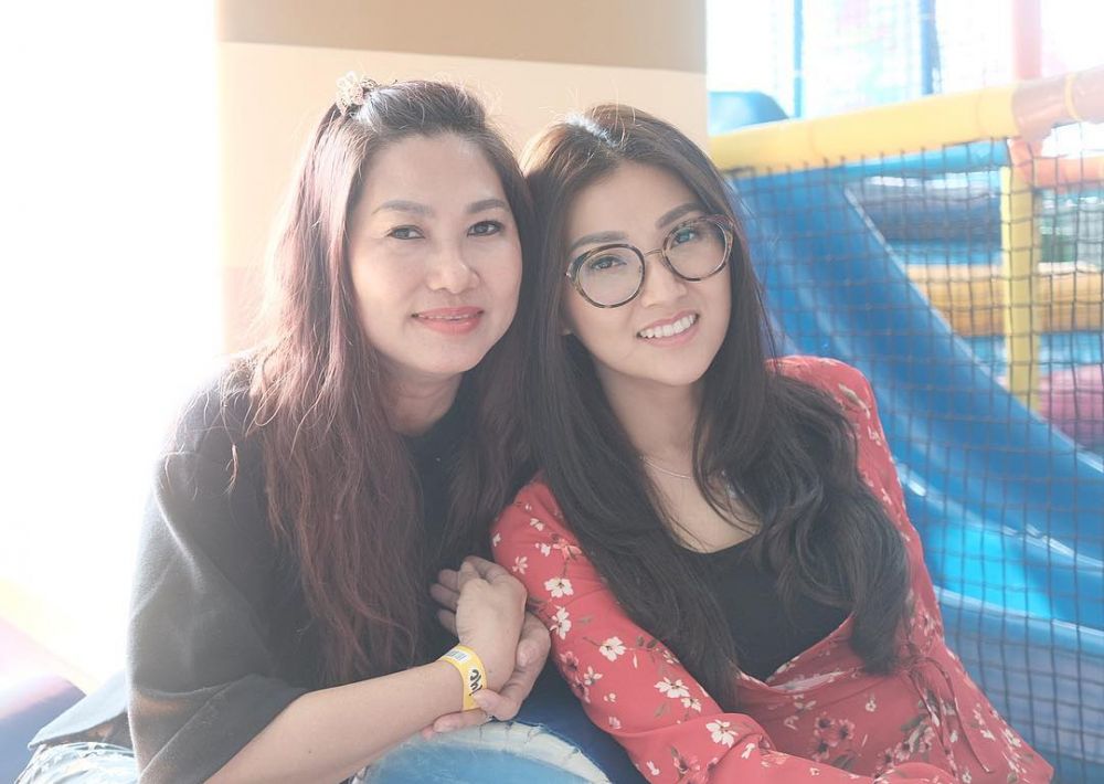 15 Seleb ini unggah foto bareng bunda di Hari Ibu, pesannya menyentuh