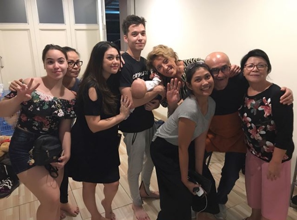 6 Potret Celine Evangelista usai melahirkan, kelihatan lebih berisi