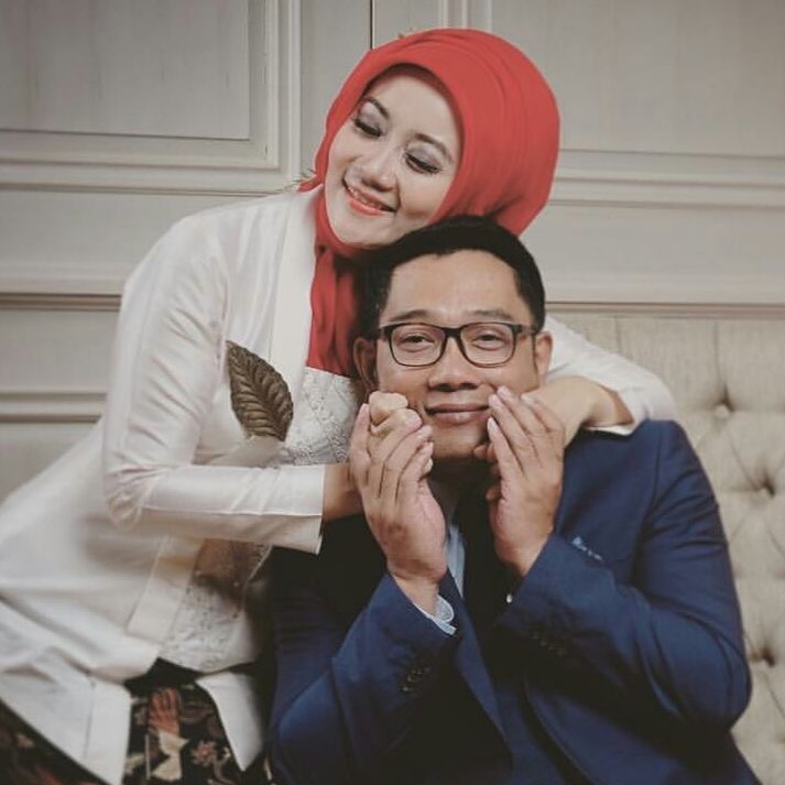 11 Gaya cantik Atalia Praratya istri Ridwan Kamil, sederhana & elegan