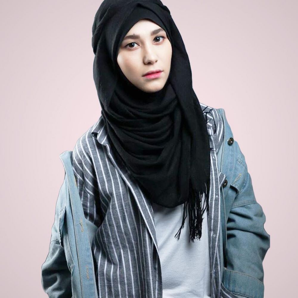  Style  hijab  ala 4 selebgram muslim Korea  ini bisa jadi 