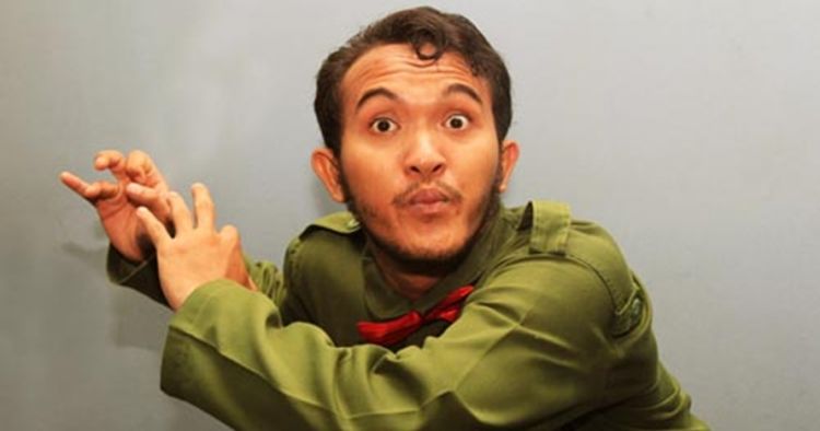 Kelakuan 10 seleb paling kontroversial tahun 2017, heboh ciuman bibir 