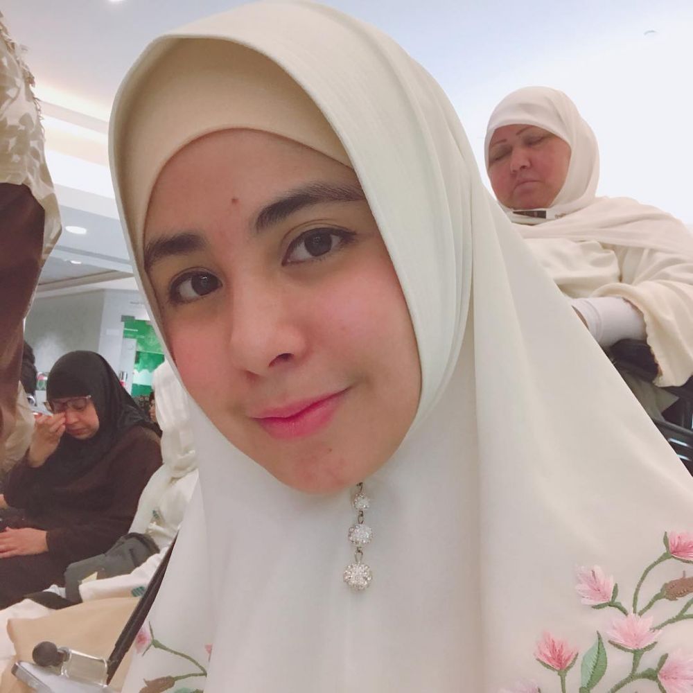 Menikah di usia muda, mahligai 8 seleb ini berakhir perceraian