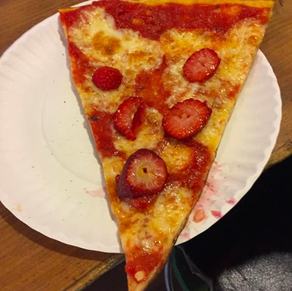 7 Toping pizza ini bikin kamu mikir dua kali untuk makan, ada terinya