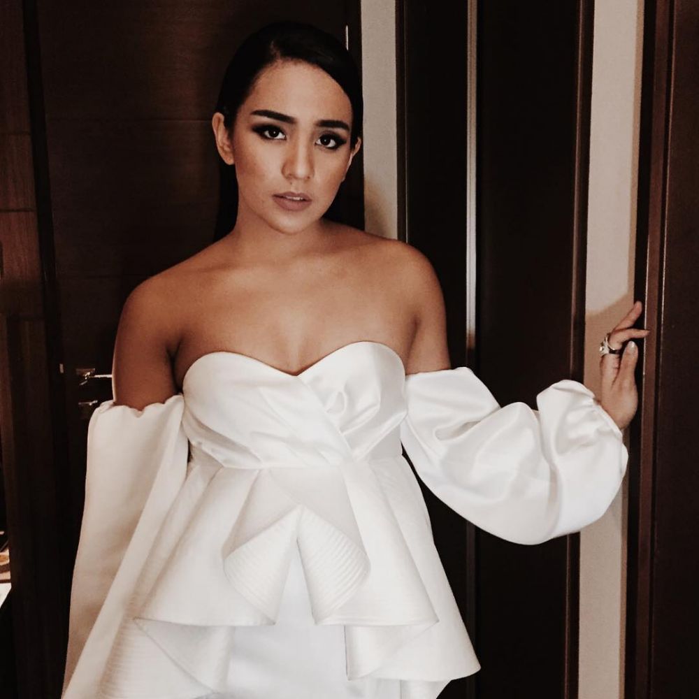 10 Gaya terbaru Angel Pieters, mantan Idola Cilik yang kini seksi abis