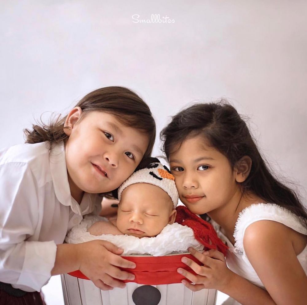 10 Gaya anak seleb saat ikut meriahkan natal, imutnya menggemaskan