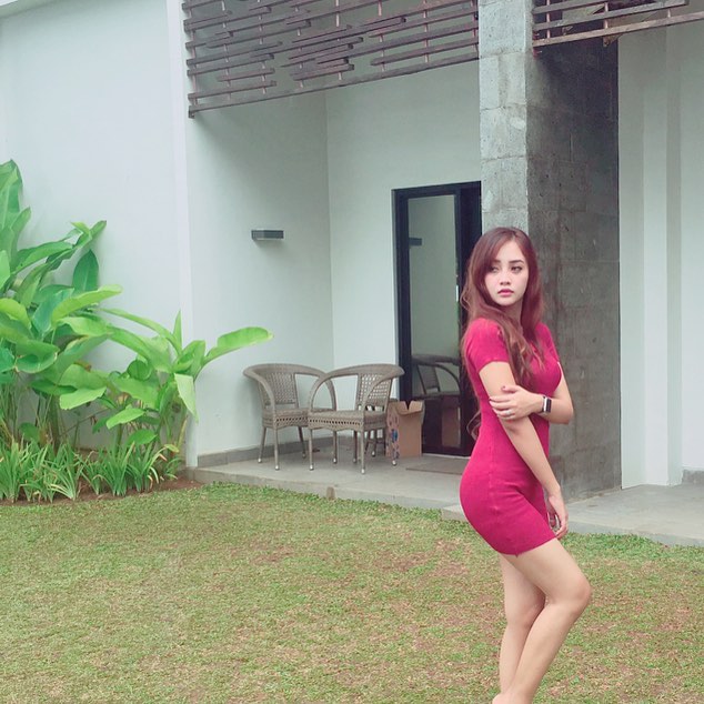 8 Potret seksi Sisca Regita, peserta Idol 2018 yang mirip Aura Kasih