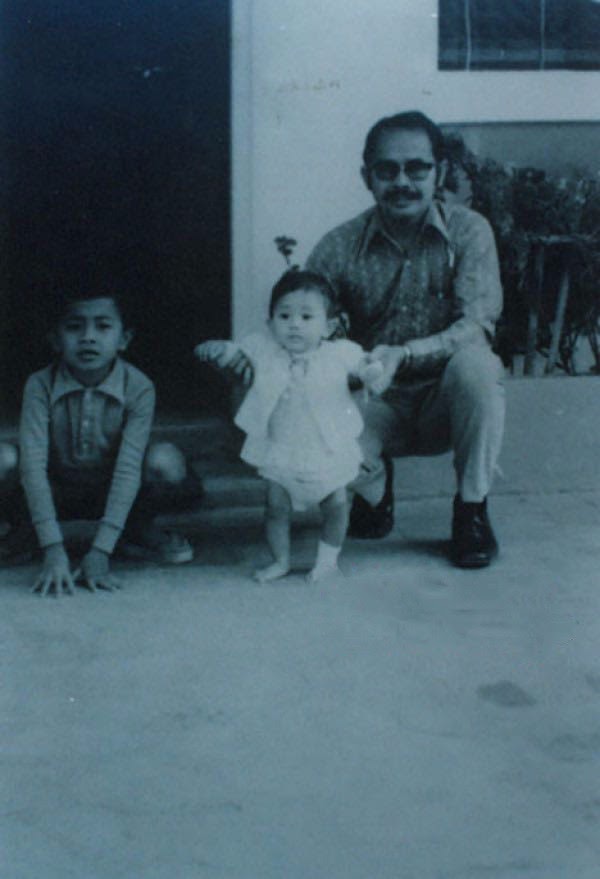 15 Foto ini bukti Nike Ardilla ikon kecantikan dan trendsetter fashion