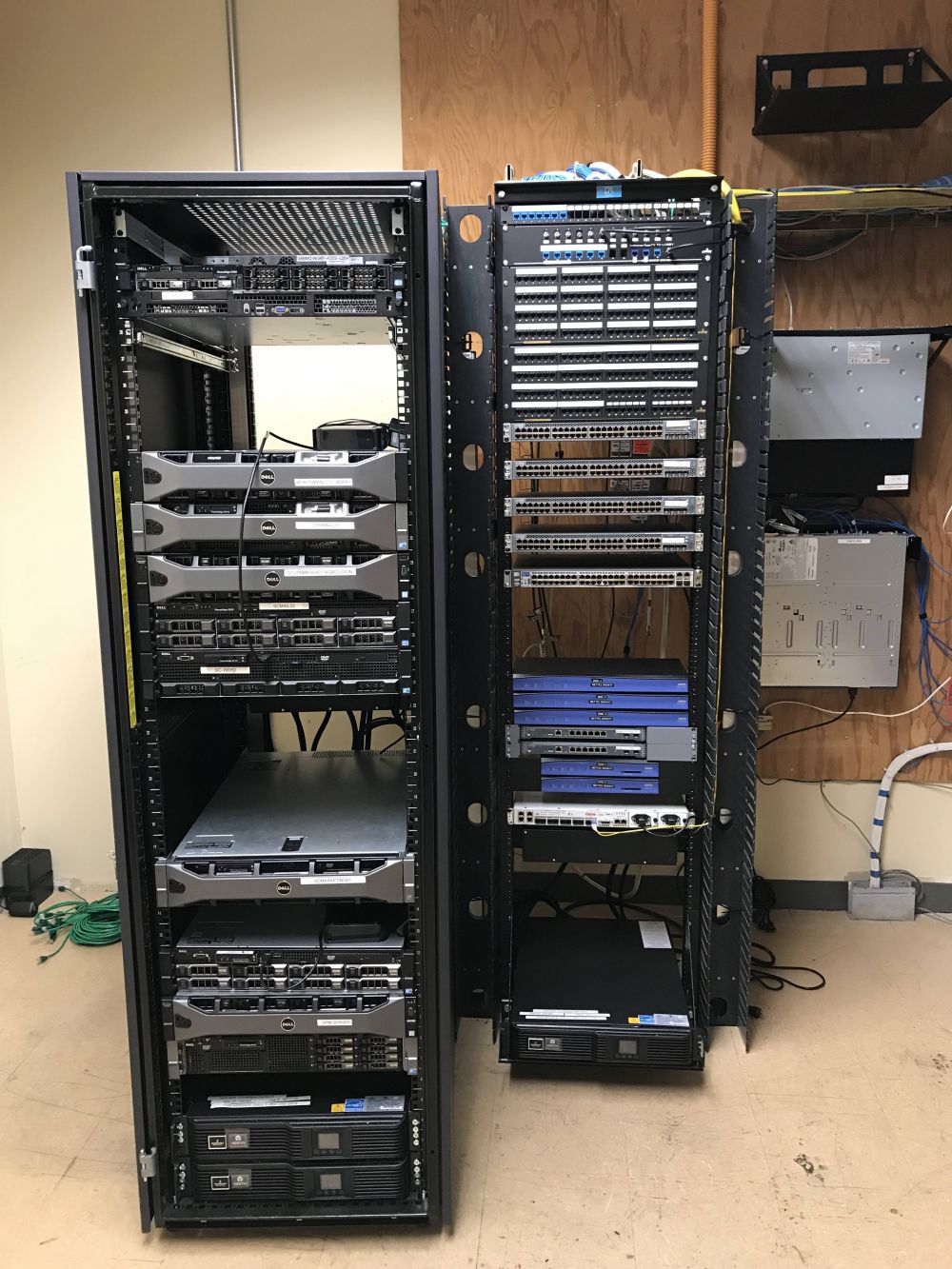 8 Foto transformasi kabel server setelah dirapikan ini bikin takjub