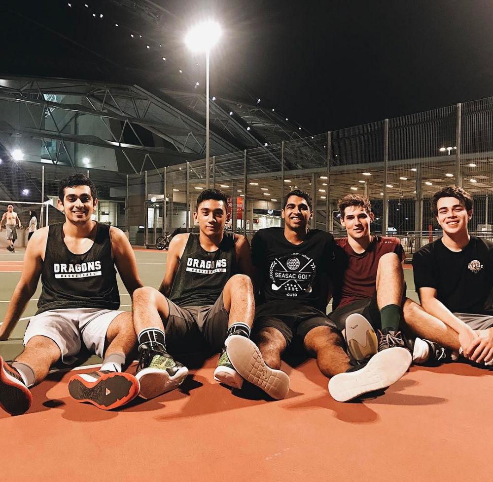 Potret keseharian 10 seleb Tanah Air saat kuliah di luar negeri