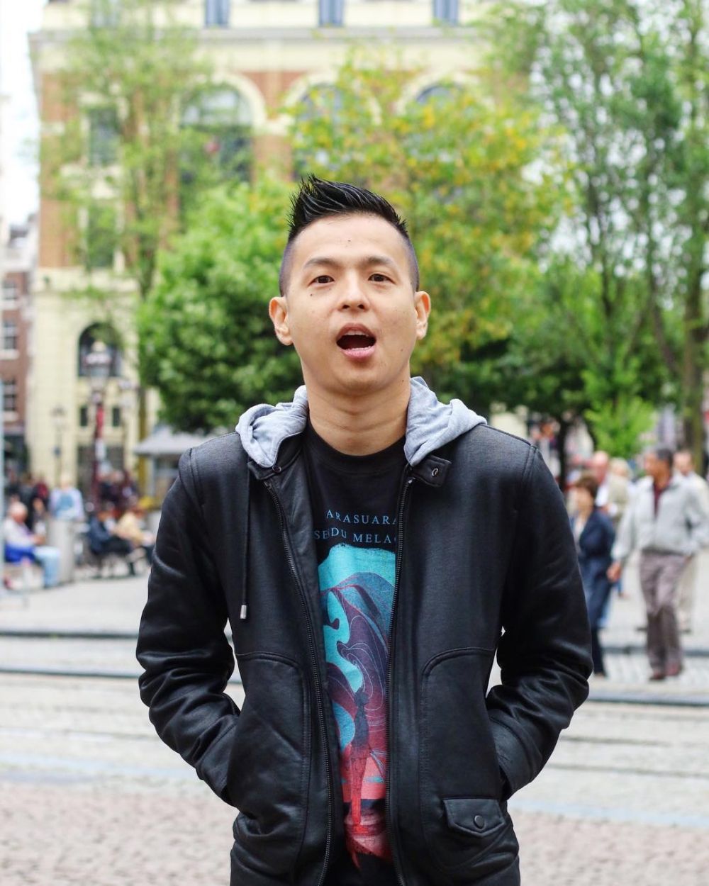 8 Seleb ini tetap bekerja pada malam tahun baru, profesional sejati